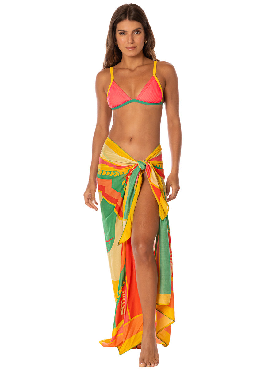 Maaji Isla Pareo in Tropical Landscape