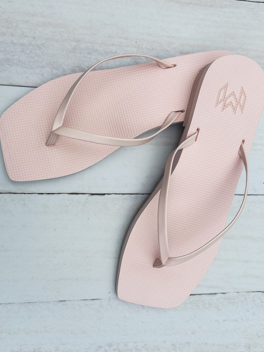 Lola Sandals in Peonie