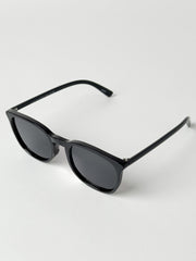 Hamptons in Black, view 2, click to see full size